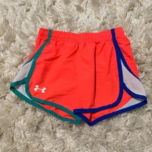 UNDER ARMOUR girls shorts